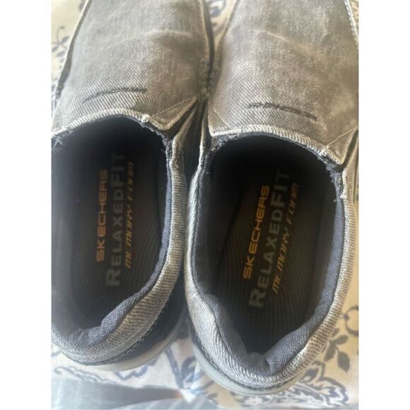 Skechers Mens Black Round Toe Memory Foam Slip-On Casual Shoes Size 9 US - Picture 10 of 15